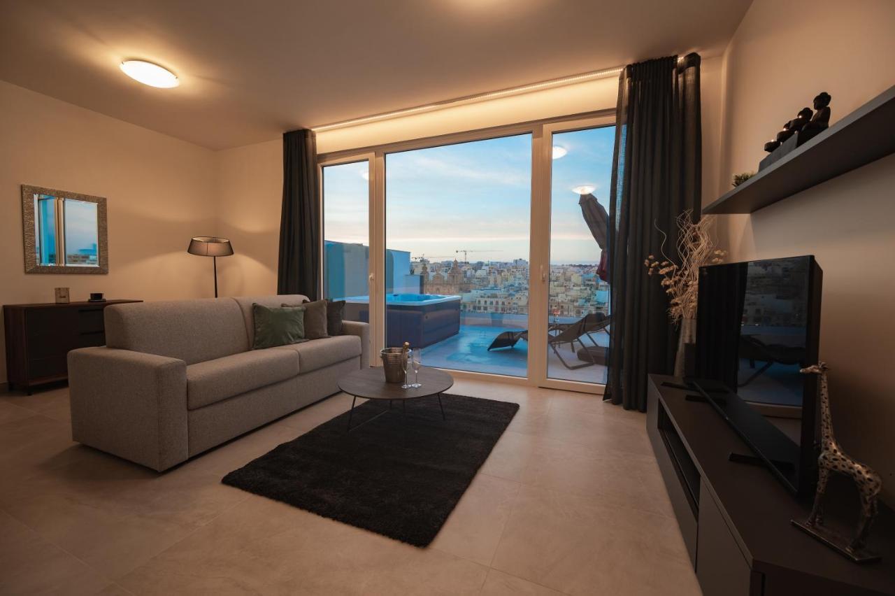 The Address Seafront Suites With Hot Tub Pietà Exterior foto