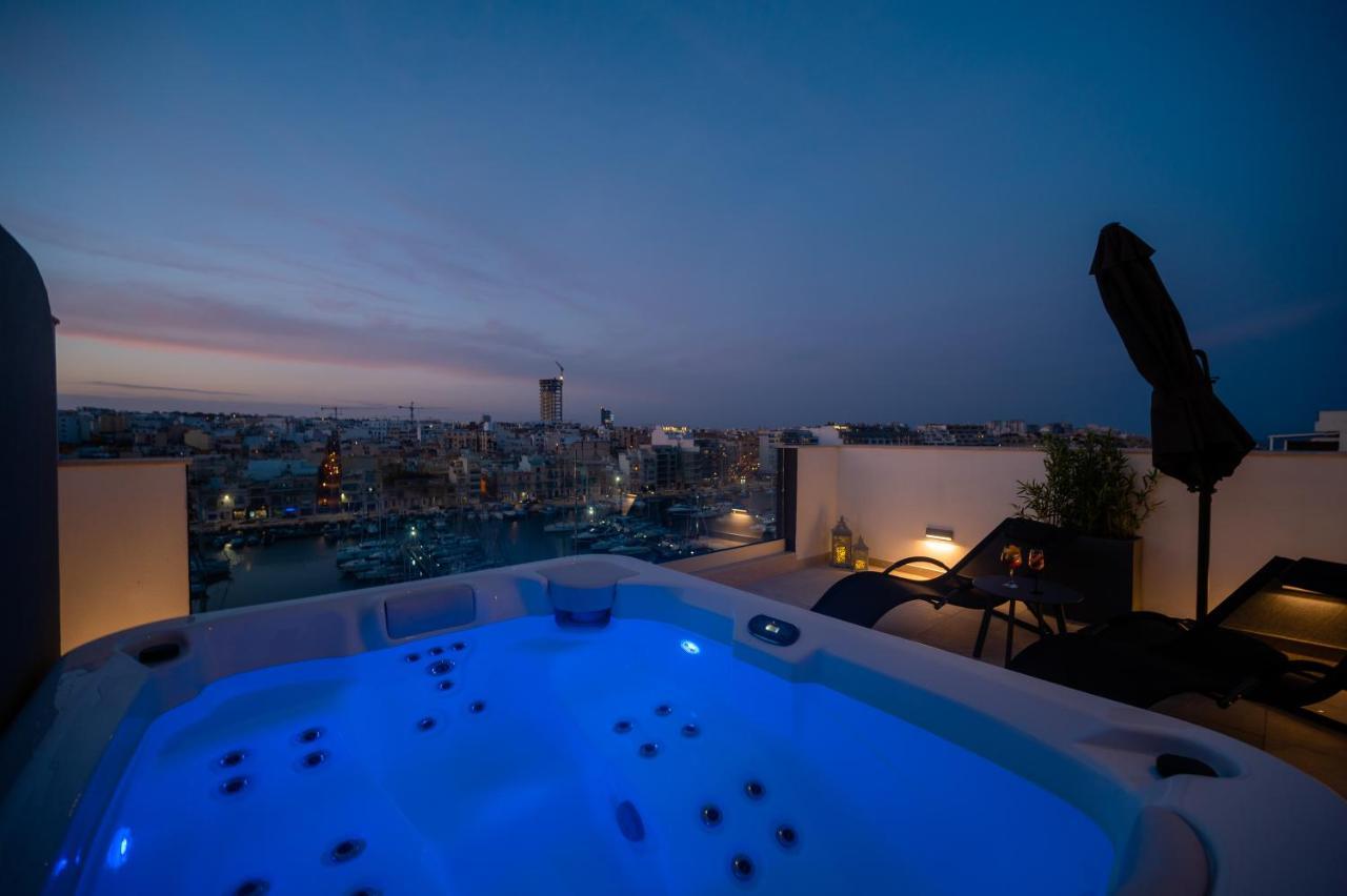 The Address Seafront Suites With Hot Tub Pietà Exterior foto